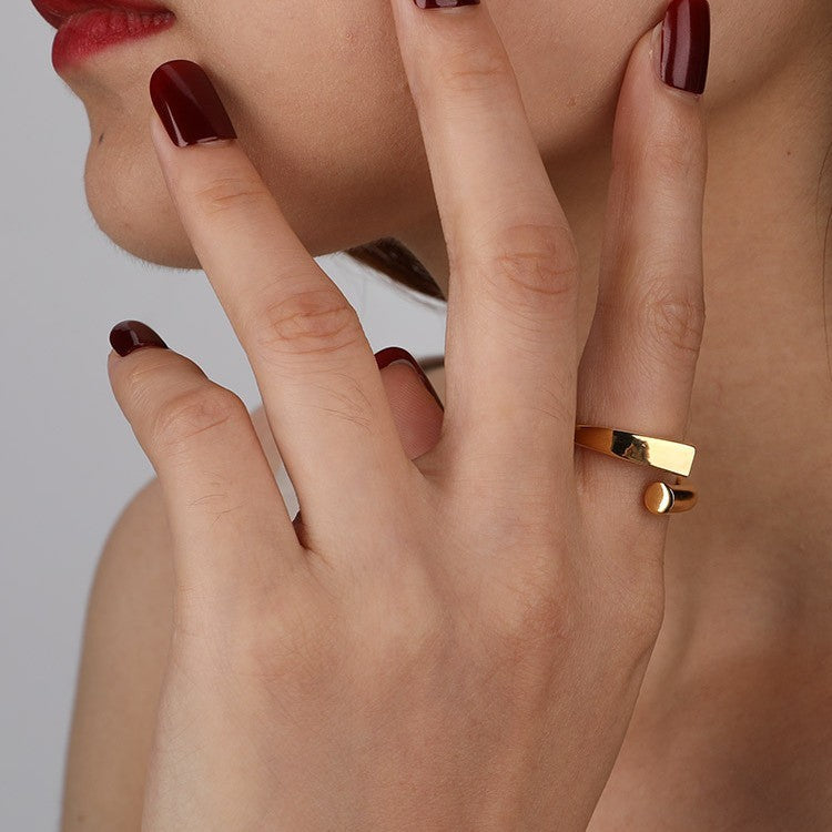 Geometric Gold statement ring - Maci