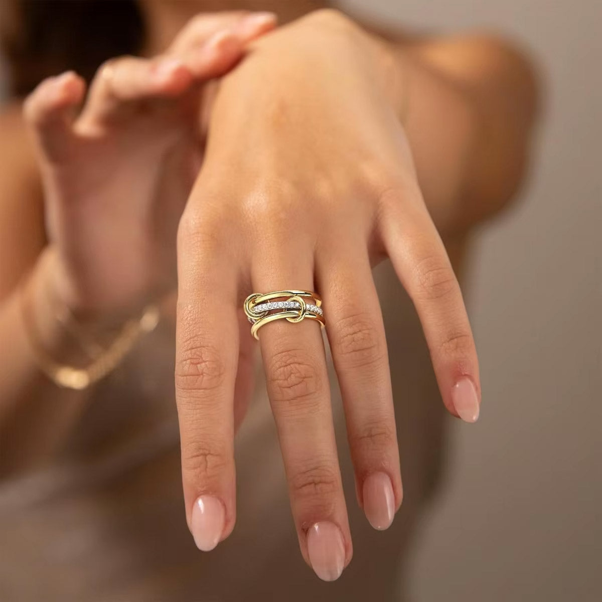 Elegant Tripple twisted ring - Solara