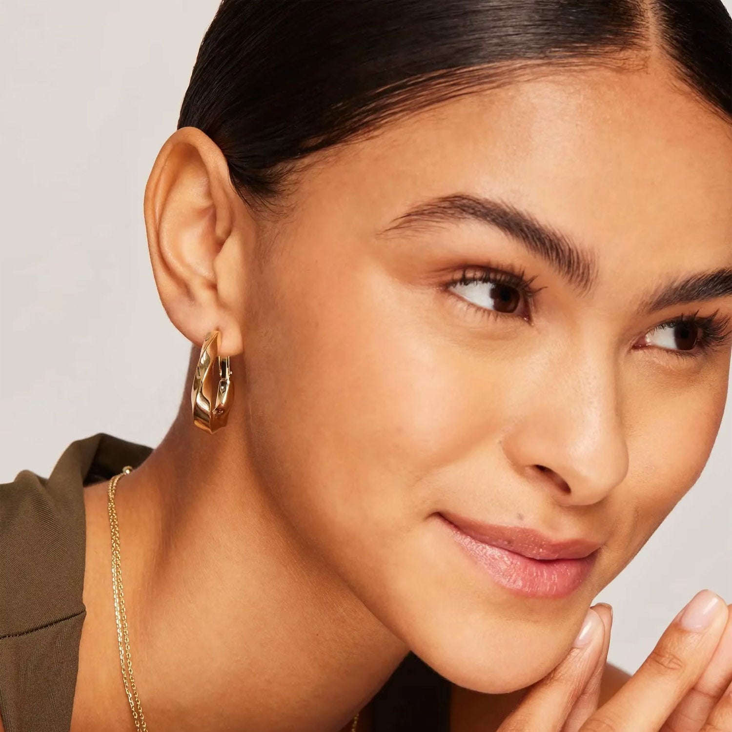 wavy shape and soft texture gold earrings - Margot