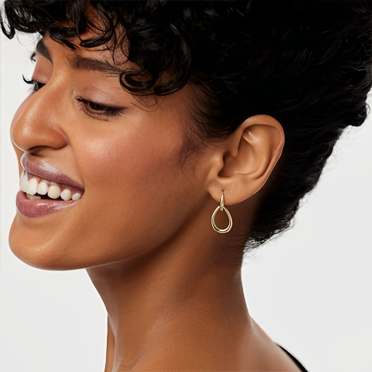 Elegant Geometric Earrings in gold - Harriet
