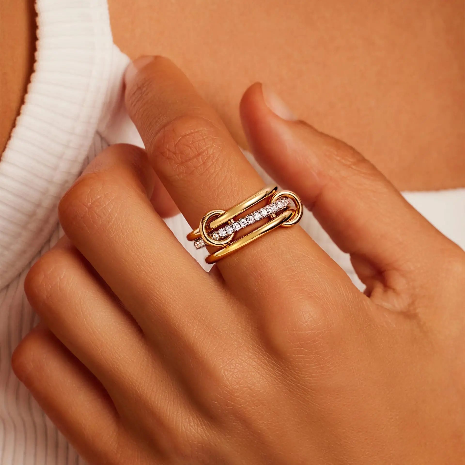 Elegant Tripple twisted ring - Solara