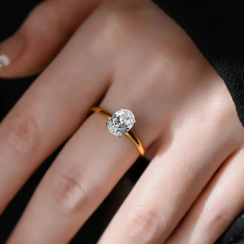 Sterling silver ring with brilliant oval stone - Pure elegance for women - Larrieta
