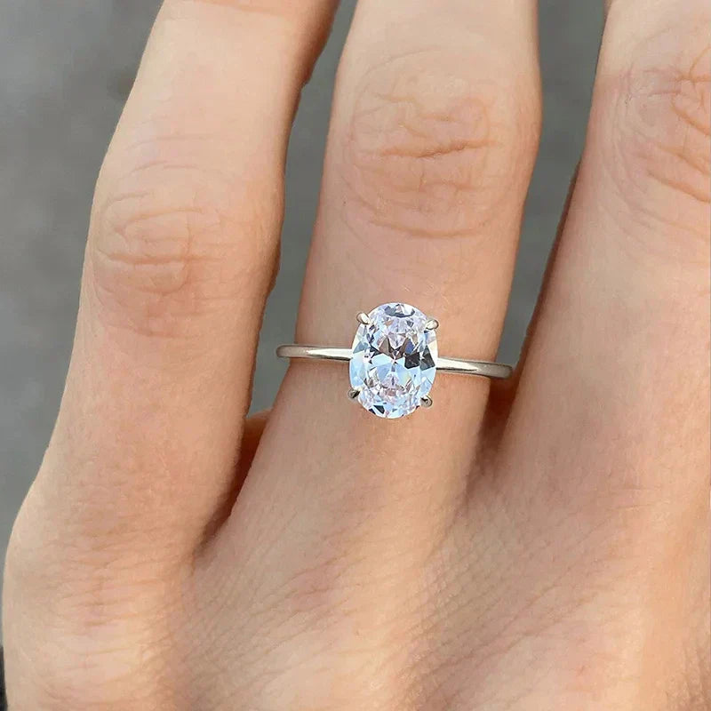 Sterling silver ring with brilliant oval stone - Pure elegance for women - Larrieta