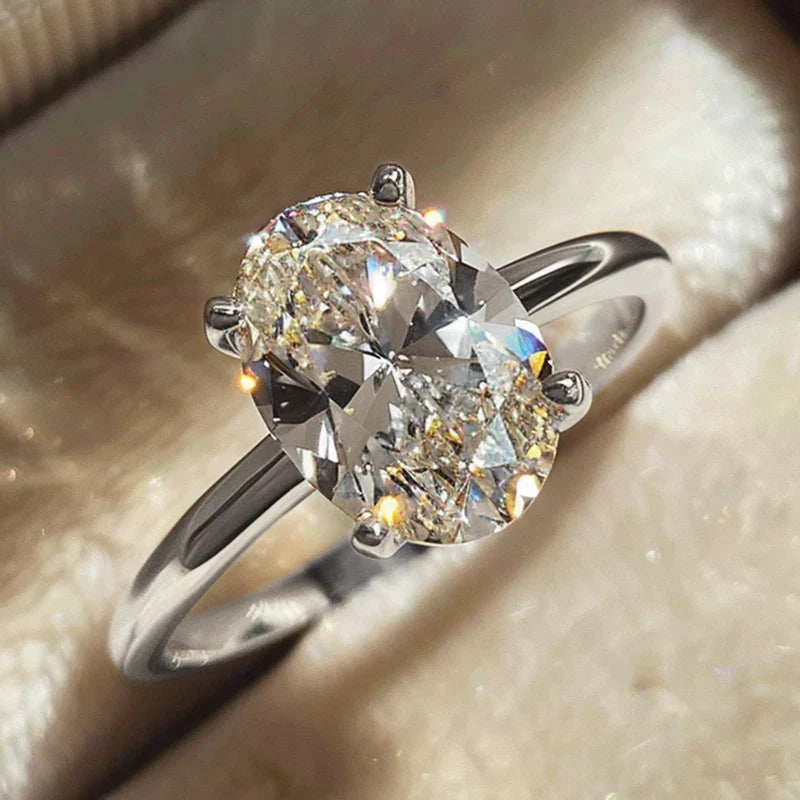 Sterling silver ring with brilliant oval stone - Pure elegance for women - Larrieta