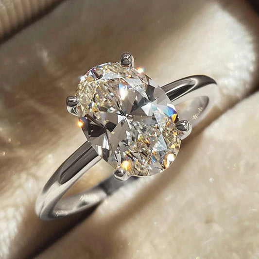 Sterling silver ring with brilliant oval stone - Pure elegance for women - Larrieta