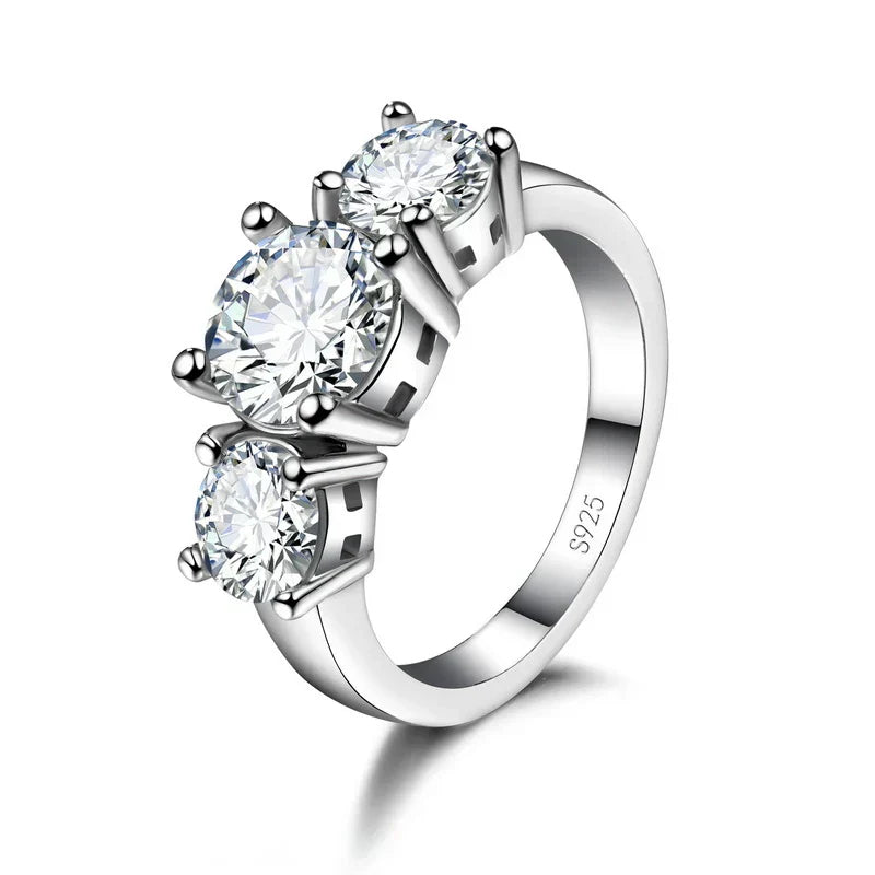 Sterling silver ring with sparkling crystals - Timeless elegance - Valente